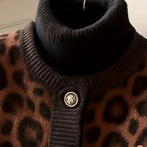 Leopard Print Sleeveless Vest - Picture 3 of 5
